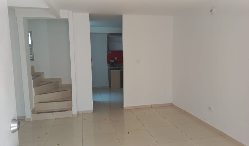 ARRIENDO CASA